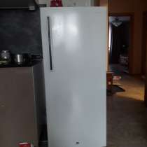 Холодильник, 2-года, практически новый. Не большой, в Санкт-Петербурге