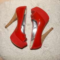 Красные туфли босоножки vera pelle италия 35 размер, в г.Луцк