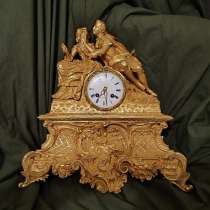 Horloge cheminée avec décor sculpté bronze XIXe siècle (viel, в г.Gournay-sur-Marne