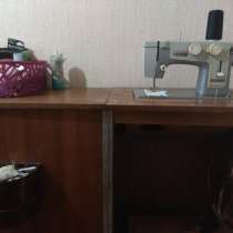 Швейная машина Чайка, кабинетная, в г.Баку