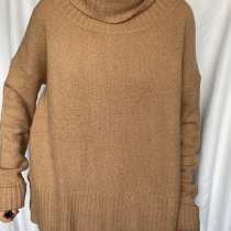 Тёплый свитер бежевый 46 48 размер, в Москве