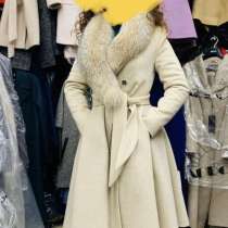 Пальто женское двубортное зимнее 44р шерсть 80% мех, в Ставрополе