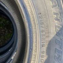 Продаю зимнюю резину данлоп 215/65/16, в Москве