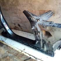 Правая четверть на бмв ф01, ф02, в Москве