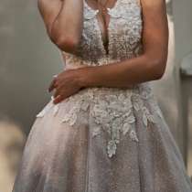 Очень красивое!!! платье как свадебное так и на выпускной, в Тюмени