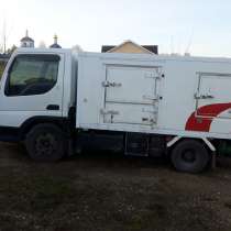 Водитель на своем рефрижираторе, в Москве