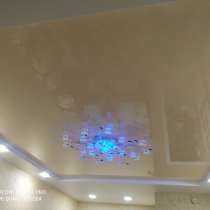 Натяжные двухуровневые потолки с подсветкой, в г.Минск
