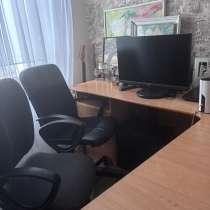 Продам угловой большой компьютерный стол, на 2 места, в Санкт-Петербурге