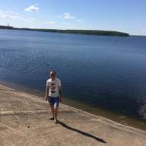 Роман, 30 лет, хочет пообщаться, в Москве