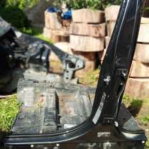 Средняя стойка на бмв Х5 е70, в Москве