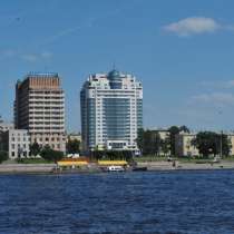 Четырехкомнатная квартира на Неве, в Санкт-Петербурге