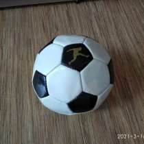 Футбольный мяч, в Магнитогорске