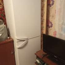 Продам двухкамерный холодильник Индезит, в Иванове