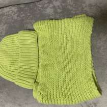 Шапка и шарф, в Омске