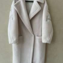 Шуба белая, в Калининграде