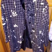 Продам теплое демисезонное пальто, в Санкт-Петербурге