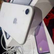 IPhone XR белый на 64гб, в Москве