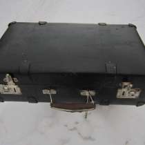 Старый чемодан, в Санкт-Петербурге