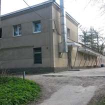 здание завода в Боровске, в Обнинске