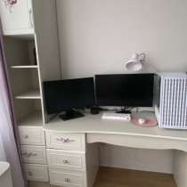 Комплект стол+пенал, в Москве