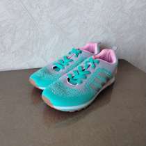 Кроссовки Adidas, в Омске