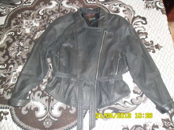 Продам женскую кожаную куртку 44-46 размера