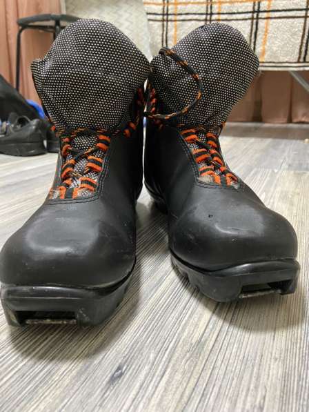 Лыжные ботинки 40р в Екатеринбурге
