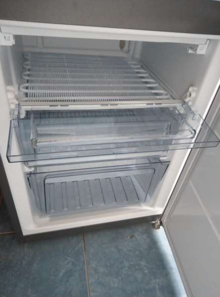Продается новый холодильник VESTFROST 344M (в коробке) в фото 5
