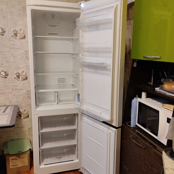 Холодильник INDESIT DF 5200 W в Химках фото 8