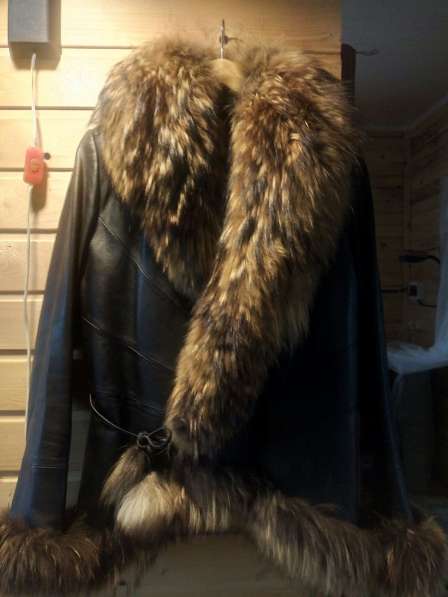 Куртка кожаная с меховой подстежкой и юбкой