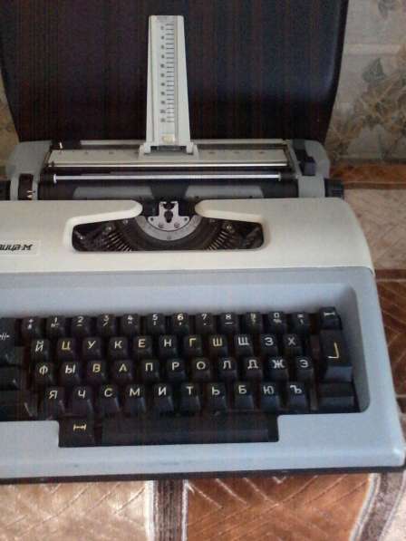 Предлагаю электическую пишущую машинку в Москве фото 3