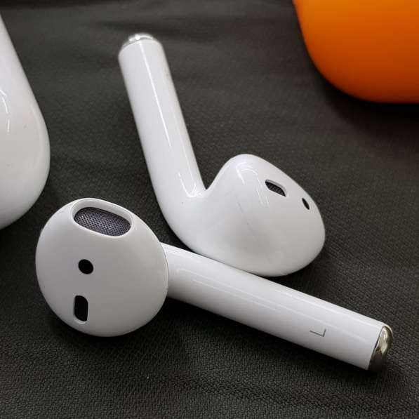 Apple AirPods 2