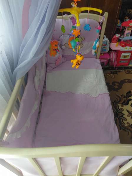 Детская кроватка кремового цвета в Георгиевске фото 3