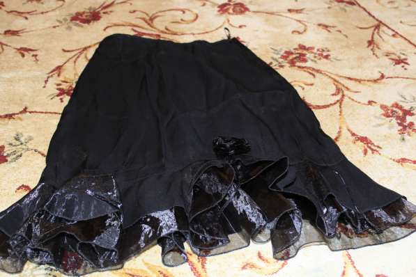 Продается черная праздничная юбка