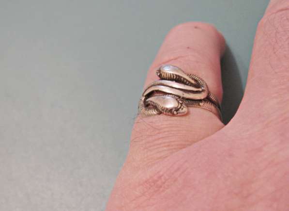 Кольцо со сплетенными змеями (серебро 925 пробы)