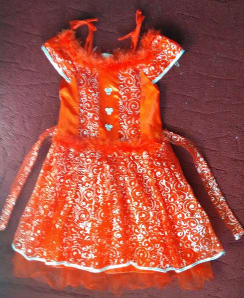Платье нарядное на возраст 5-8 лет
