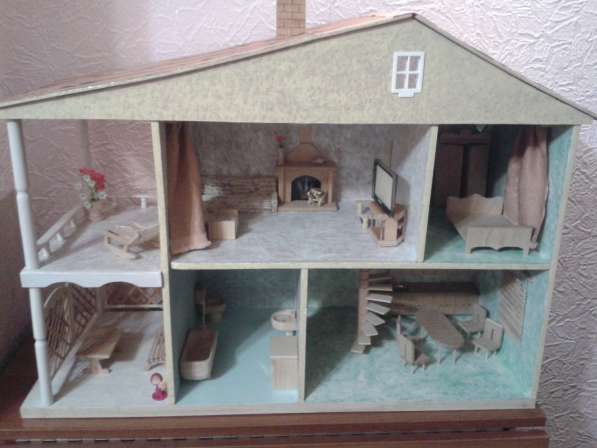 Продаю деревянный кукольный домик ручной работы с мебелью в Сочи фото 6