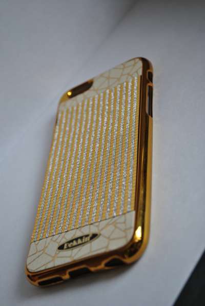 Чехол - бампер для IPhone 6 фирмы Dekkin в золотом цвете в Ставрополе фото 3