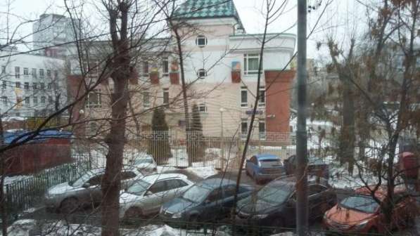 Продам двухкомнатную квартиру в Москве. Жилая площадь 43 кв.м. Этаж 2. Дом кирпичный. 