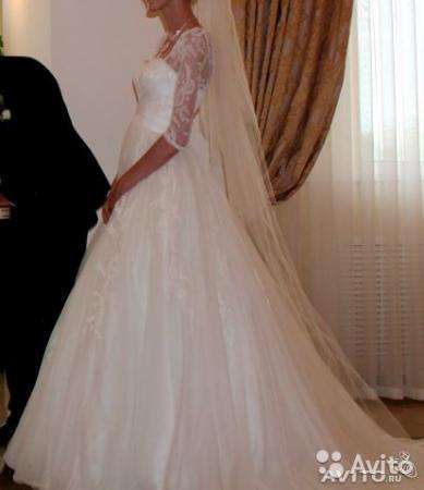 шикарное свадебное платье. С большим шлейфом в Краснодаре