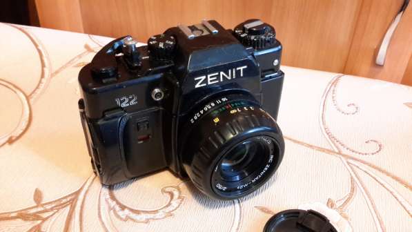 Плёночный зеркальный фотоаппарат Зенит 122 в Санкт-Петербурге