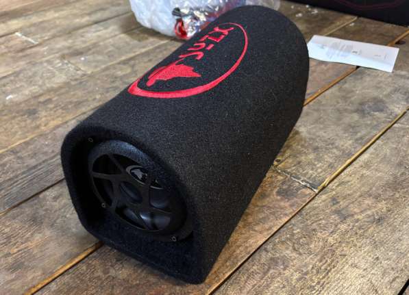 Сапбуфер в отличном состояние 250ват пользовался два месяца в Нерюнгрях