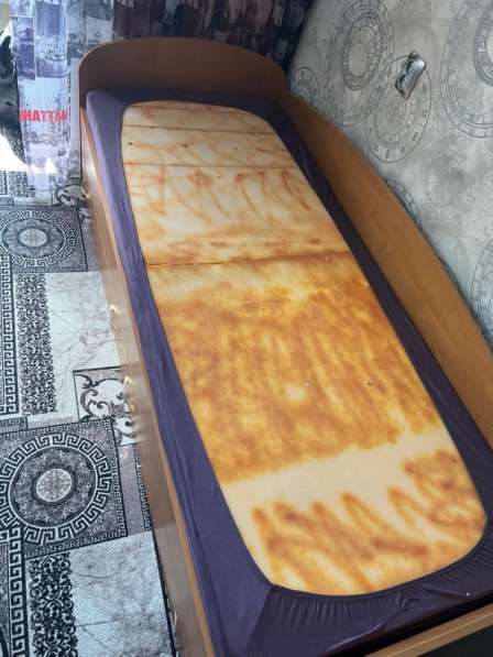 Односпальная кровать с матрасом в Новороссийске