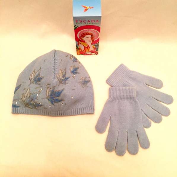 Новая шапка и перчатки в подарок в Санкт-Петербурге