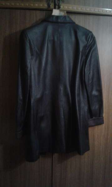 Куртка, пальто кожанная в фото 3