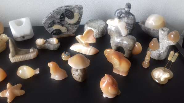 Фигурки и сувениры из минеральных камней