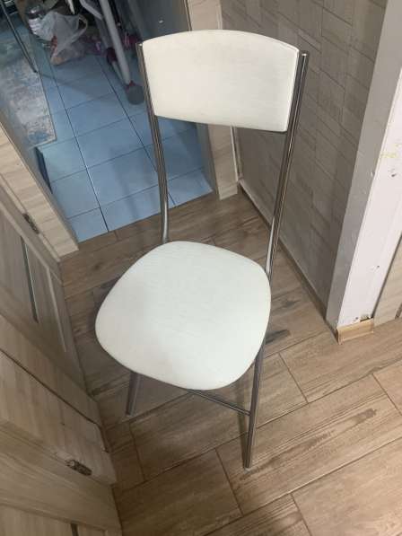 Продаётся кухонный стол и стулья в Москве фото 5