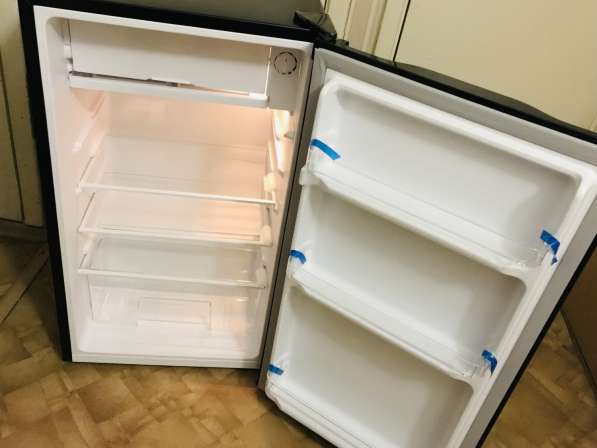 Холодильник маленький цвет металлик в Санкт-Петербурге