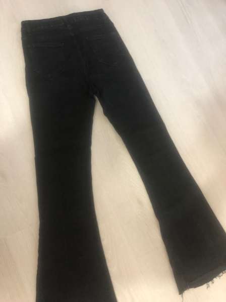 Чёрные клещённые джинсы в Владикавказе