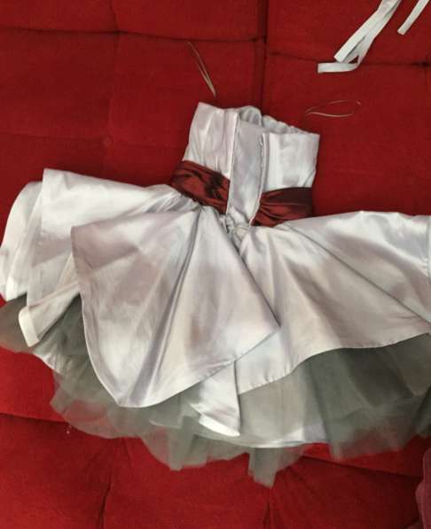 Выпускное красивое платье для школьницы в Сургуте